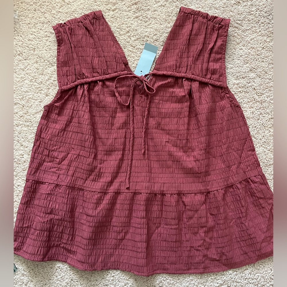 AT Loft Sleeveless V-neck Flowy Peplum Top Blouse Mulberry M Petite